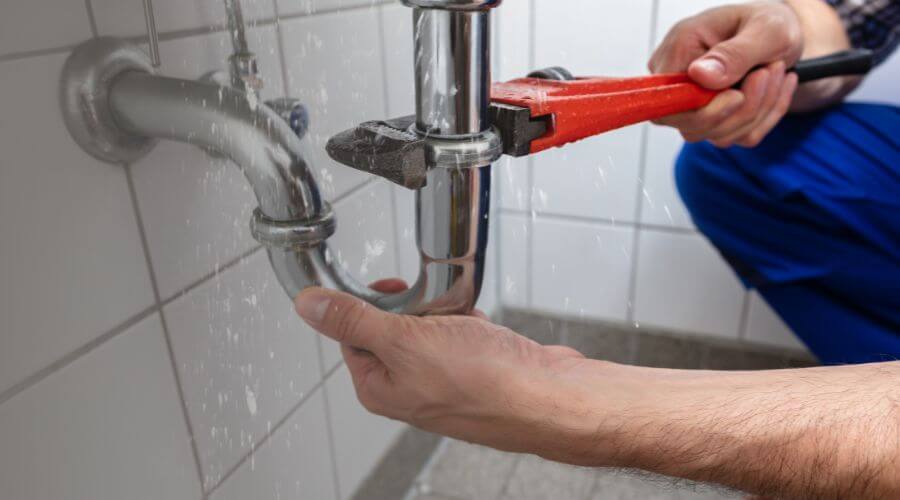 Expert burst pipe repair services in Vermontville, MI